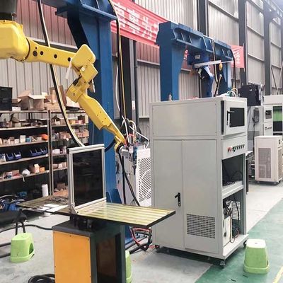Raycus Laser Source 6 Axis 3D Robot Laser Cutter Verwendung für Glasfaser-Helm, Kohlenstofffaser-Helm, Kevlar usw.